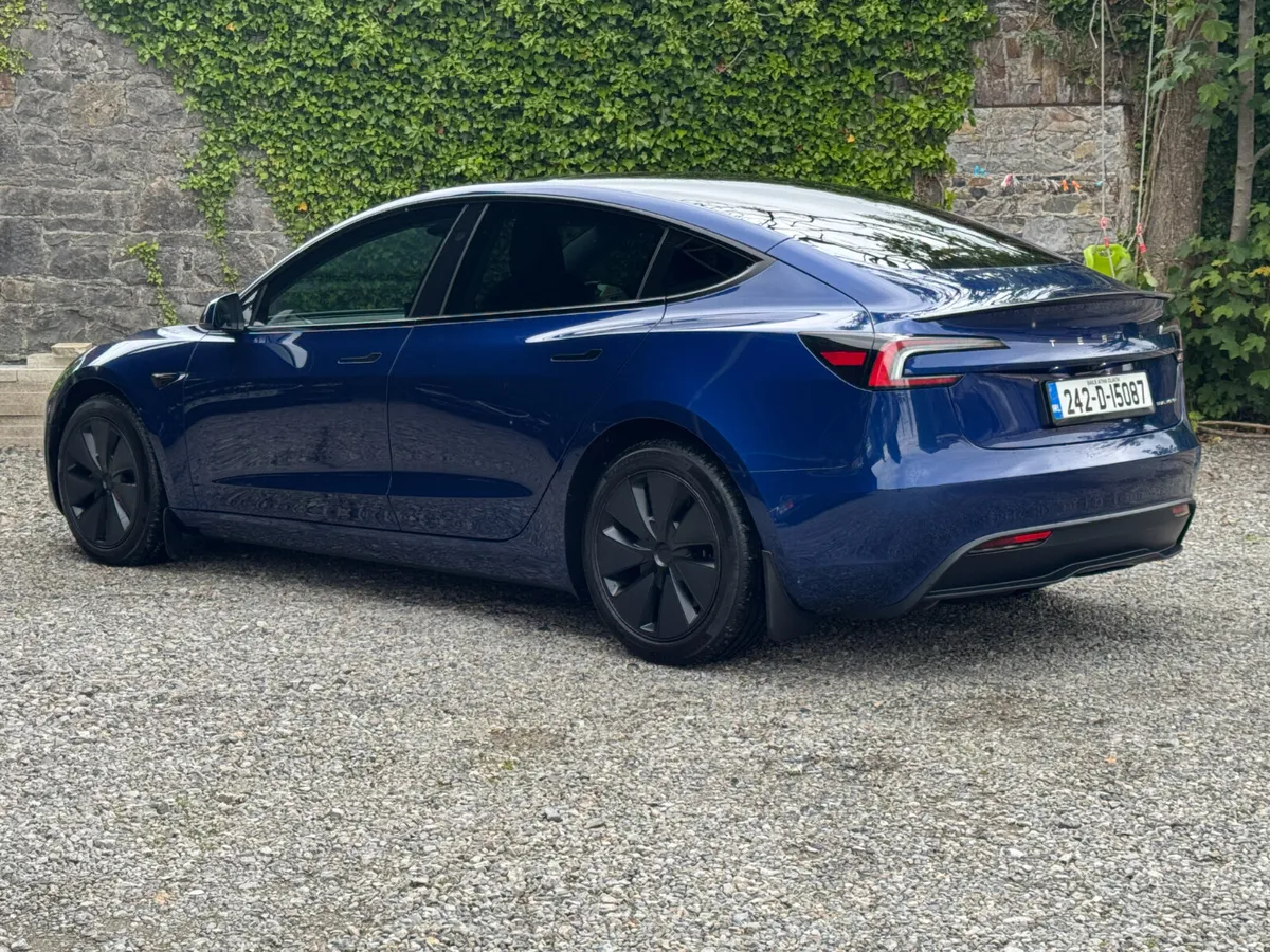 242 Tesla Model 3 Dual Motor Long Range - Image 3