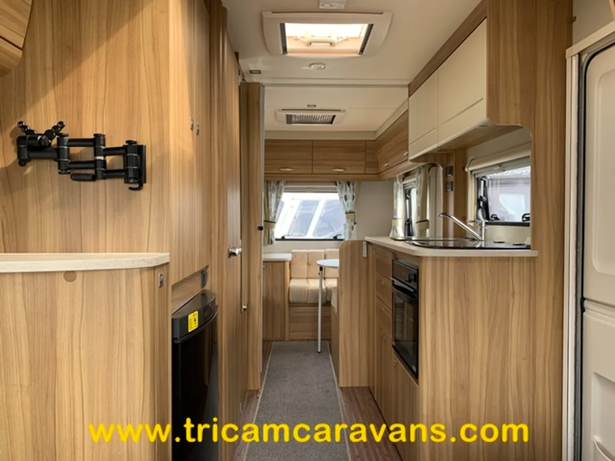 2015 Elddis Xplore 526/6, Lightweight, Fixed Bunks - Image 4
