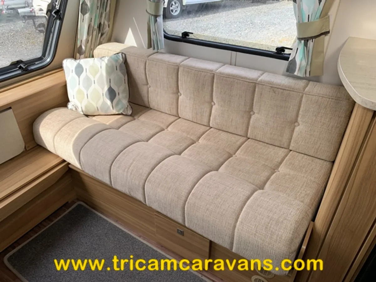 2015 Elddis Xplore 526/6, Lightweight, Fixed Bunks - Image 3