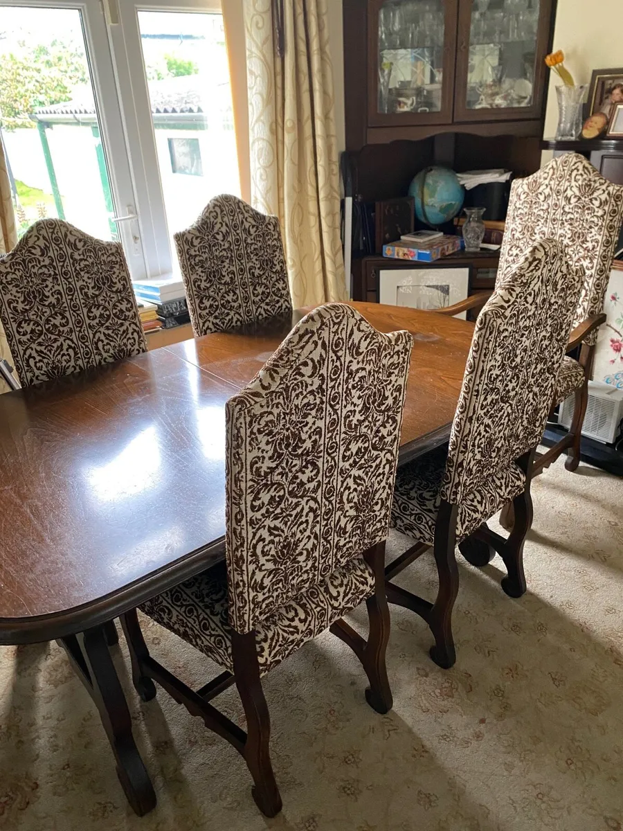 Solid Walnut Dining Room Table & Chairs
