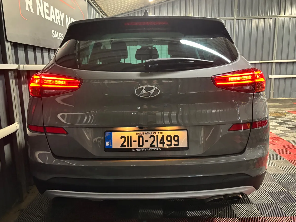 2021 211 Hyundai Tucson Executive Manual - Image 2