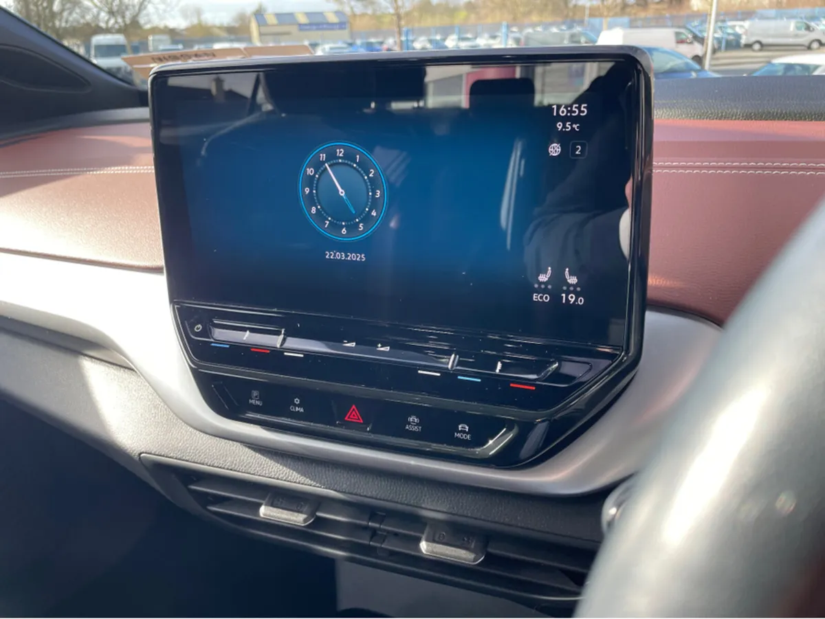 Volkswagen ID.4 PRO 128 KW LIFE 77KWH 174BHP 5DR - Image 4