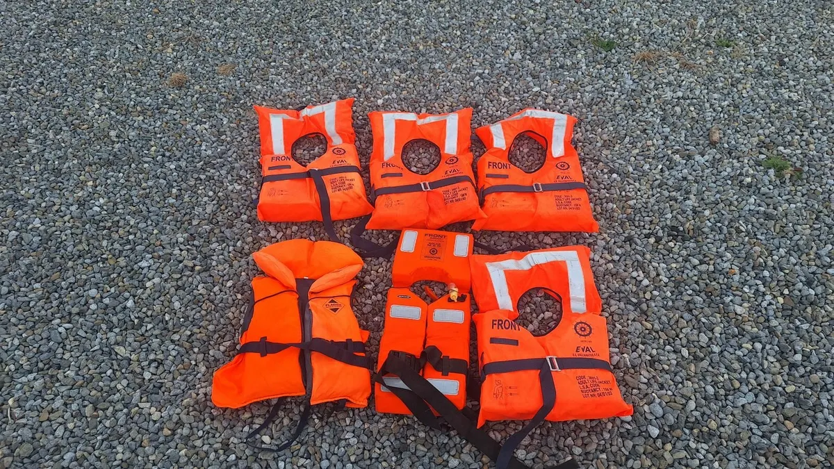 Life jackets - Image 1