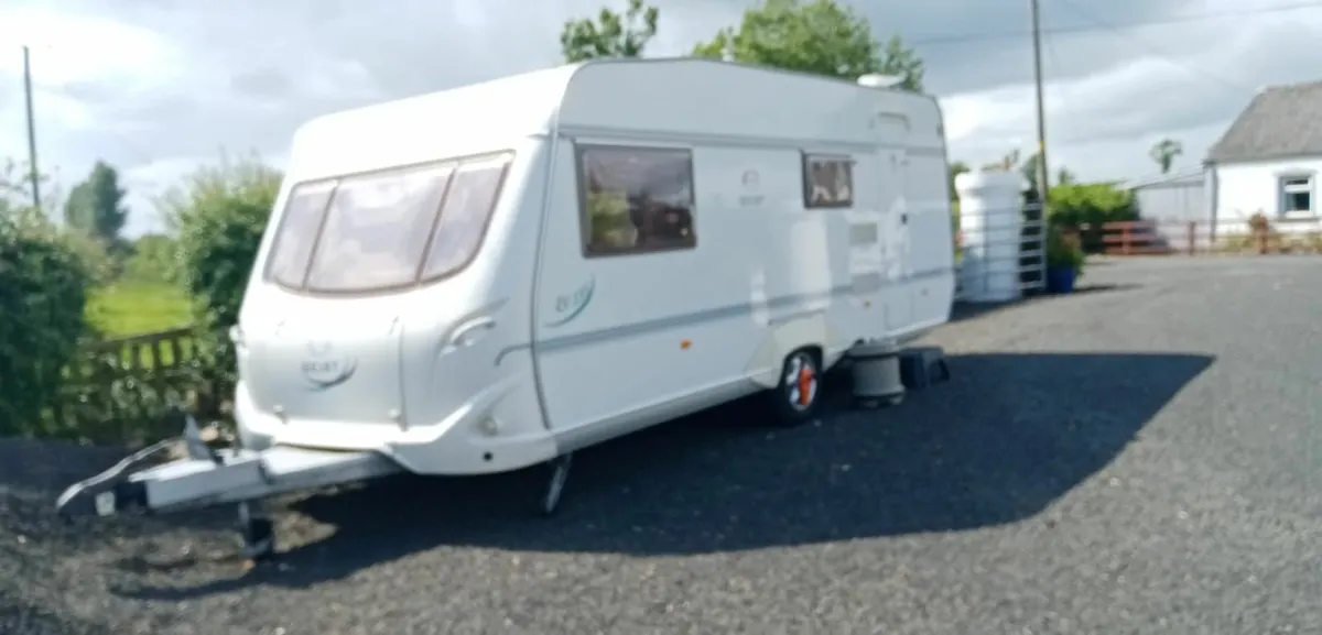 Touring caravan - Image 1