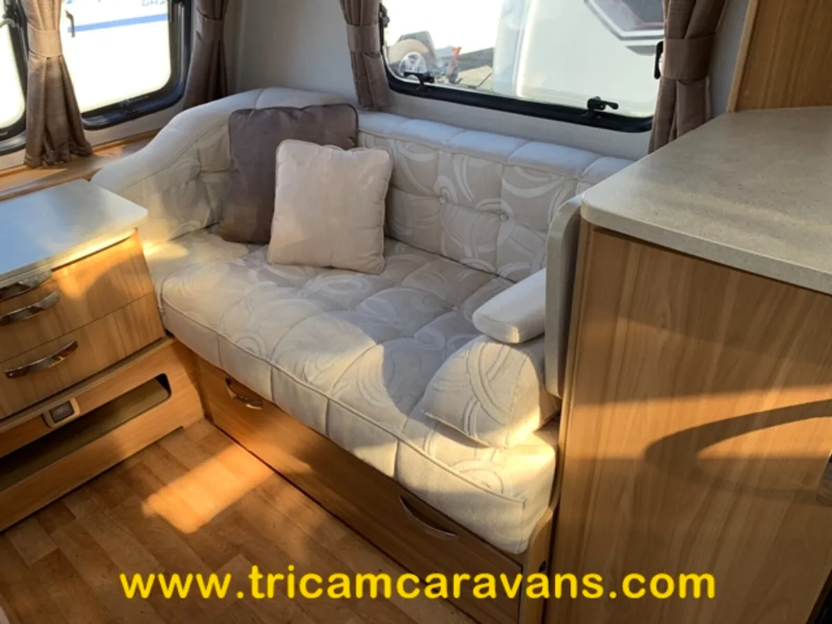 2014 Lunar Clubman SB, High Spec, Twin Fixed Beds - Image 4