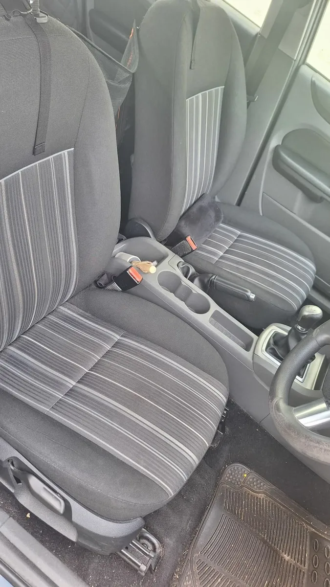 Ford Focus 2010 - Image 4