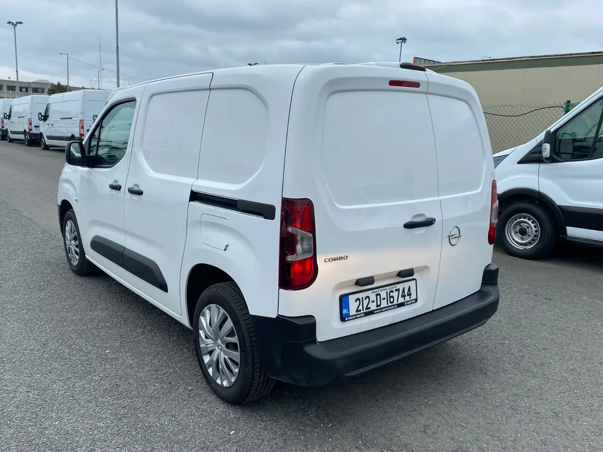 2021 Opel Combo 1.5 75BHP - Image 4
