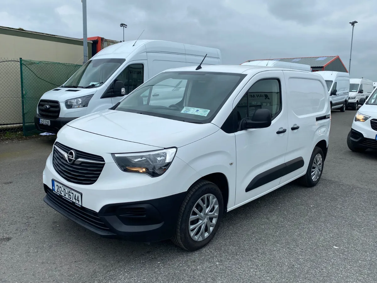 2021 Opel Combo 1.5 75BHP - Image 3