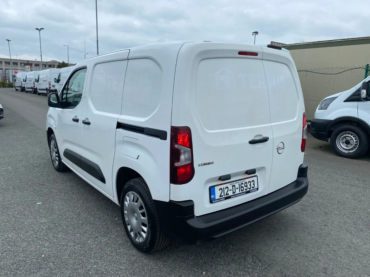 2021 Opel Combo 1.5 75BHP - Image 4