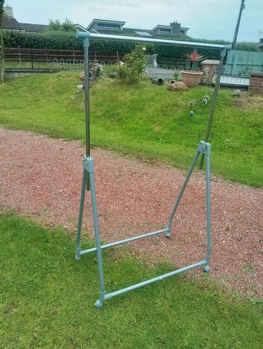 Clothes rail - Image 2