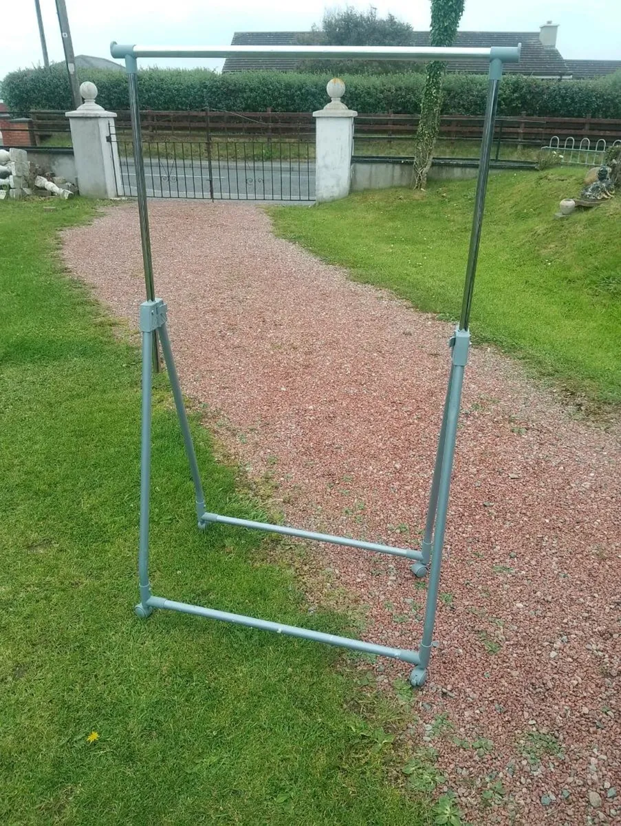 Clothes rail - Image 3