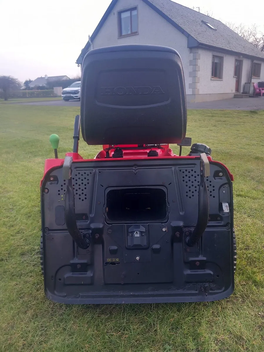 Ride on mower - Image 2