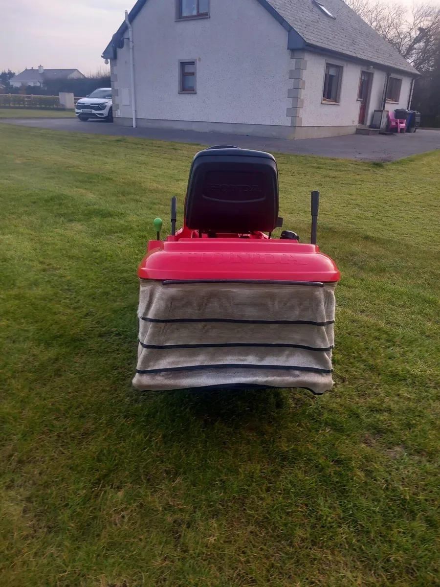 Ride on mower - Image 4
