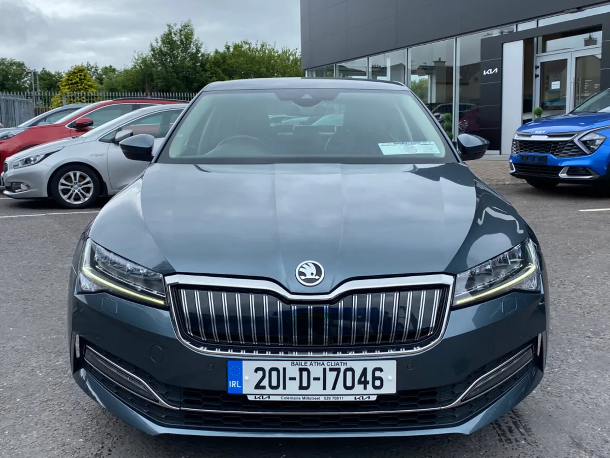 Skoda Superb IV PHEV STY 1.4tsi 218HP 2020 (201) - Image 4