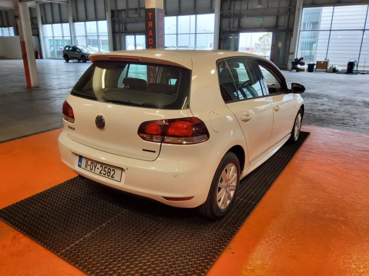 Volkswagen Golf 1.6 TDI 105BHP Bluemotion - Image 3
