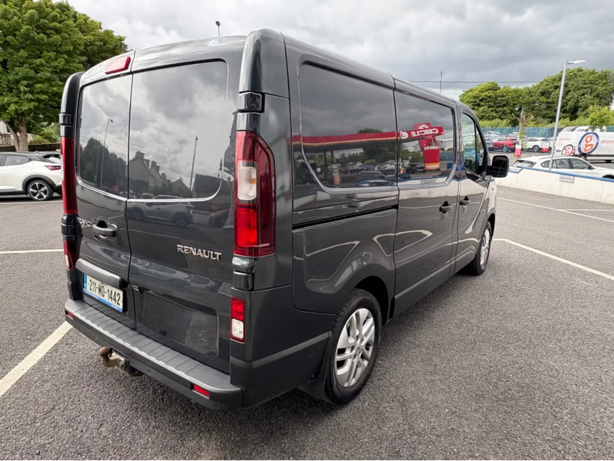 Renault Trafic SL30 ENERGY DCI 120 SPORT NAV - Image 3