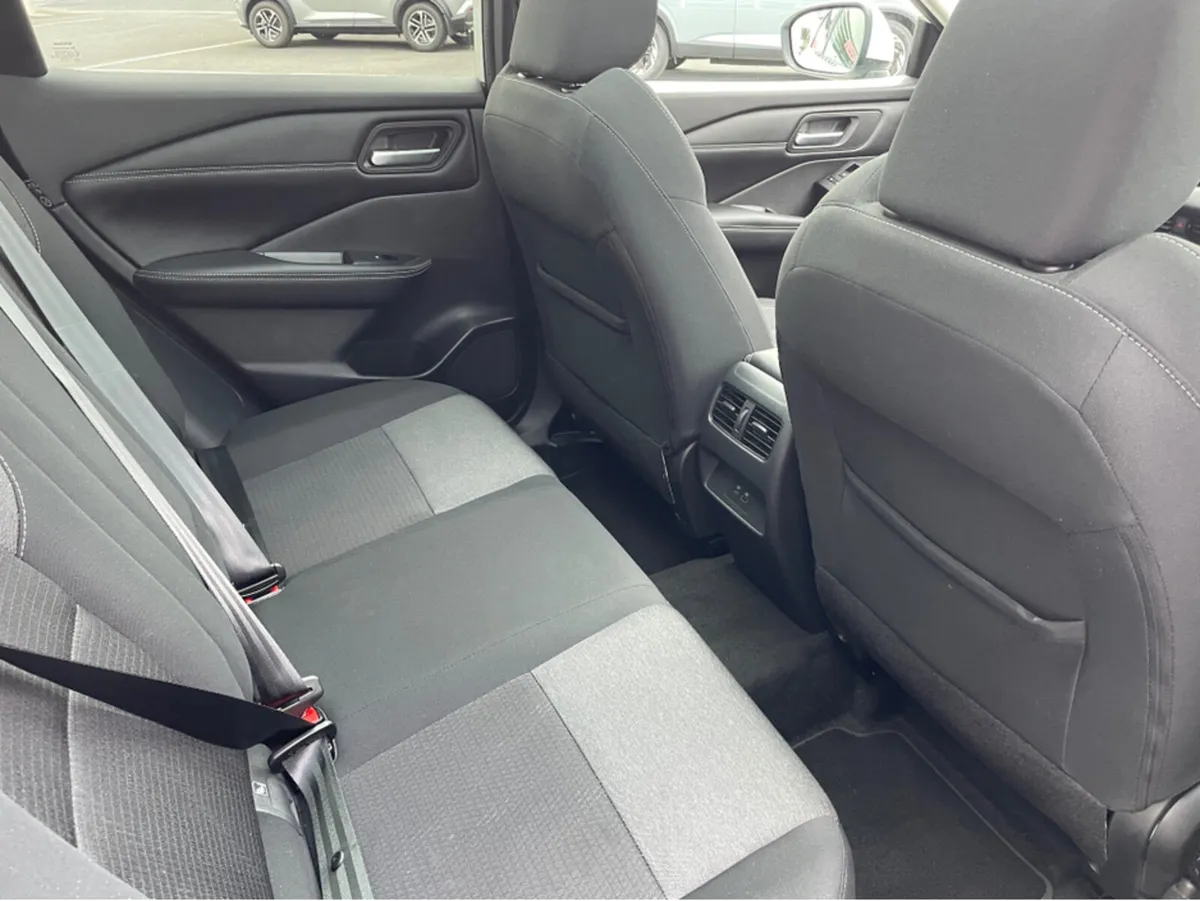 Nissan Qashqai EPOWER SV PREMIUM GR R RR 4DR AUTO - Image 3