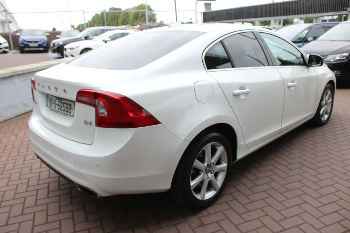 Volvo S60D4 SE LUXURY 4DR SALOON AUTOMATIC - Image 4