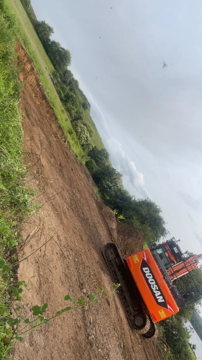 Digger for hire Leitrim Sligo area - Image 2