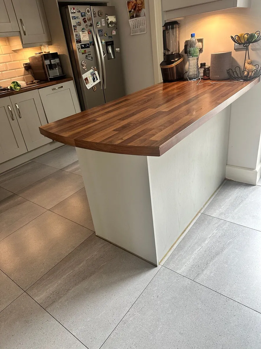 Kitchen Island - Image 3