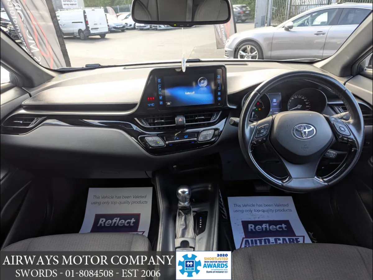 Toyota C-HR * 1.8 * AUTO * HYBRID* CARPLAY * PHONE - Image 4