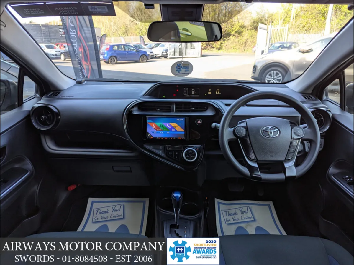 Toyota Aqua * 1.5 HYBRID * AUTO * CARPLAY * PHONE - Image 4