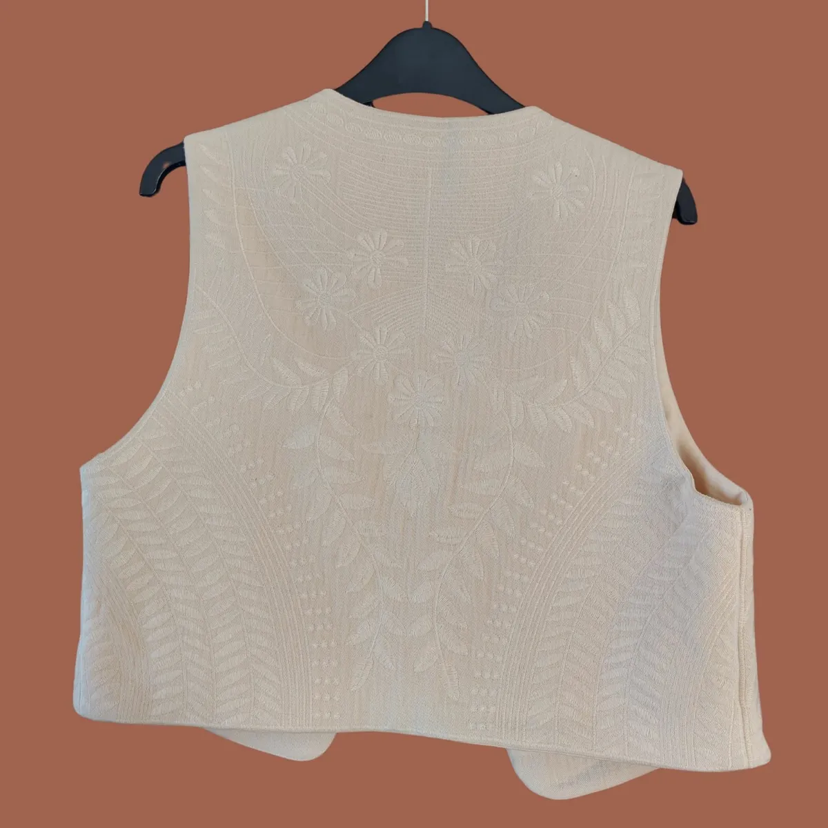 Cream detailed waistcoat - Image 1