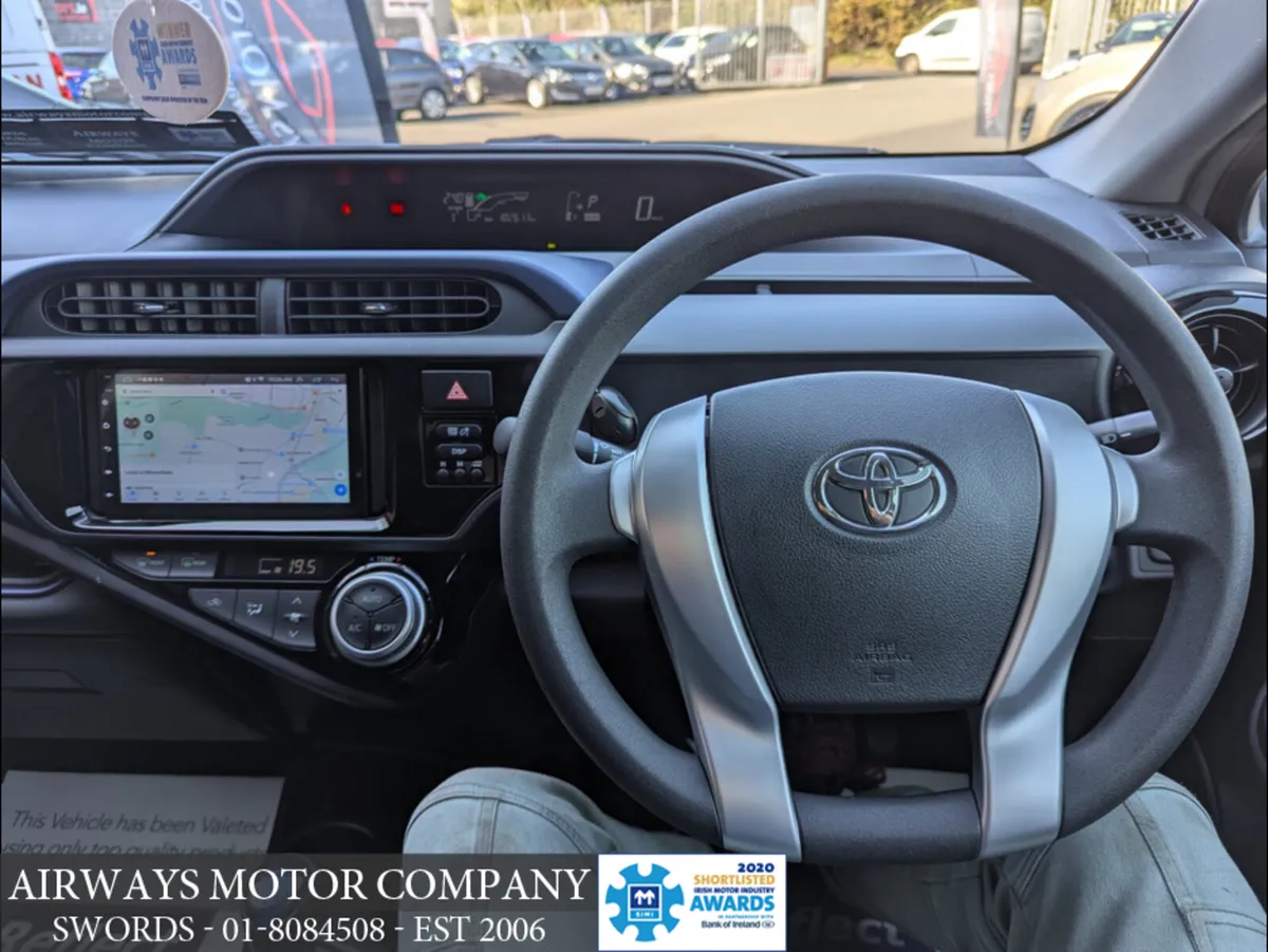 Toyota Aqua * 1.5 HYBRID * AUTO * CARPLAY * PHONE - Image 3
