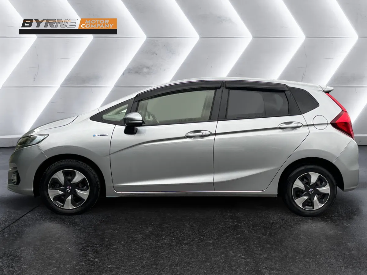 HONDA FIT 1.5 AUTO SELF CHARGING HYBRID, 2018 - Image 2