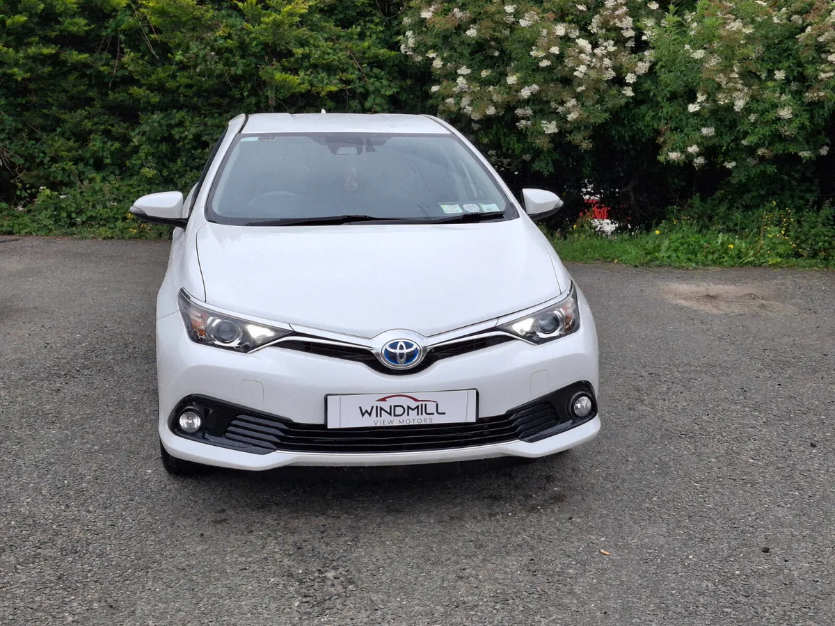 TOYOTA AURIS HYBRID SOL 4DR AUTO 2017(17) - Image 4