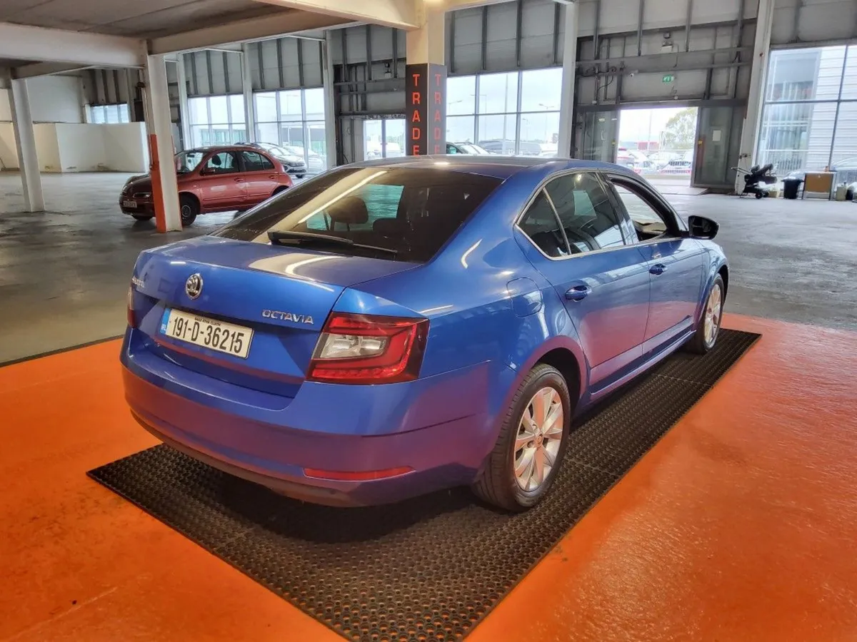 Skoda Octavia Ambition 1.6tdi 115HP DSG - Image 3
