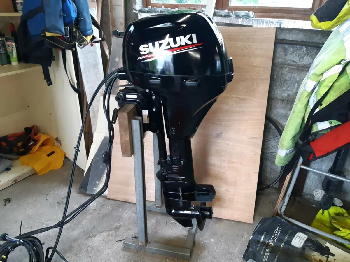 9.9hp 4 stroke outboard - Image 1
