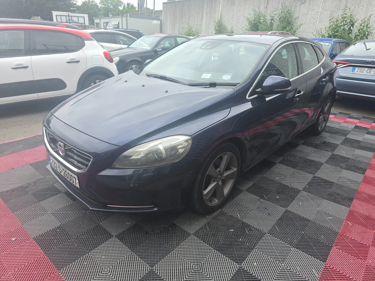132 VOLVO V40 AUTO NCT-TAX low KMS 99k - Image 3