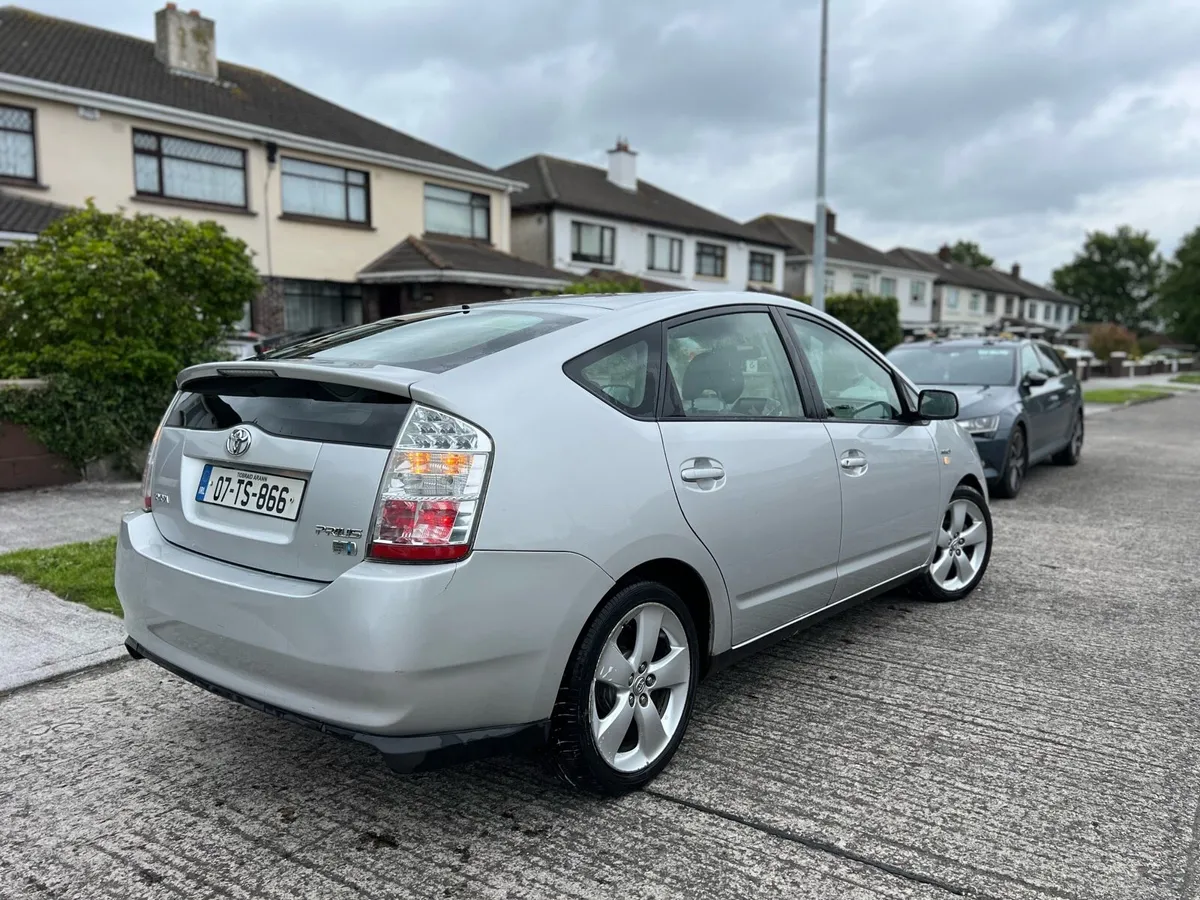 Toyota Prius - Image 2
