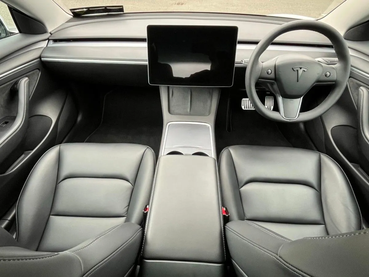 Tesla Model 3 RWD - Image 2