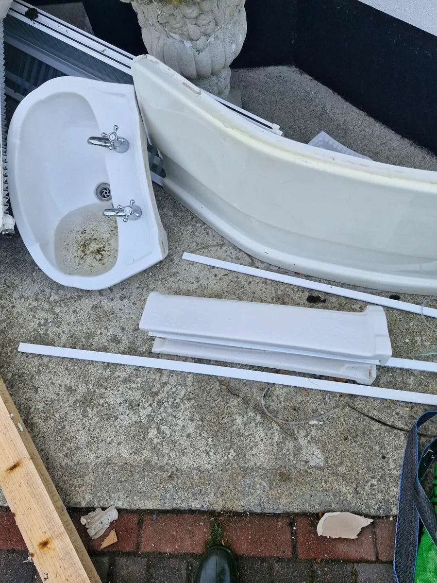 BATHROOM AND TOILETS - Image 2