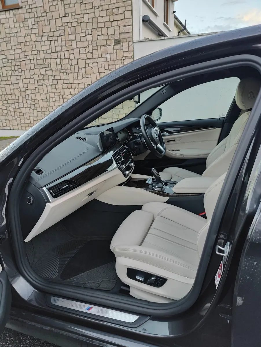 BMW 5-Series 2017 - Image 1