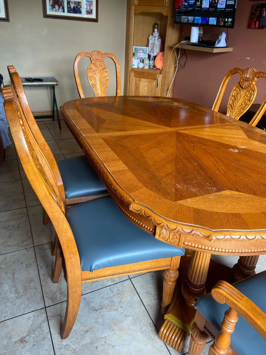 Table & Chairs - Image 3