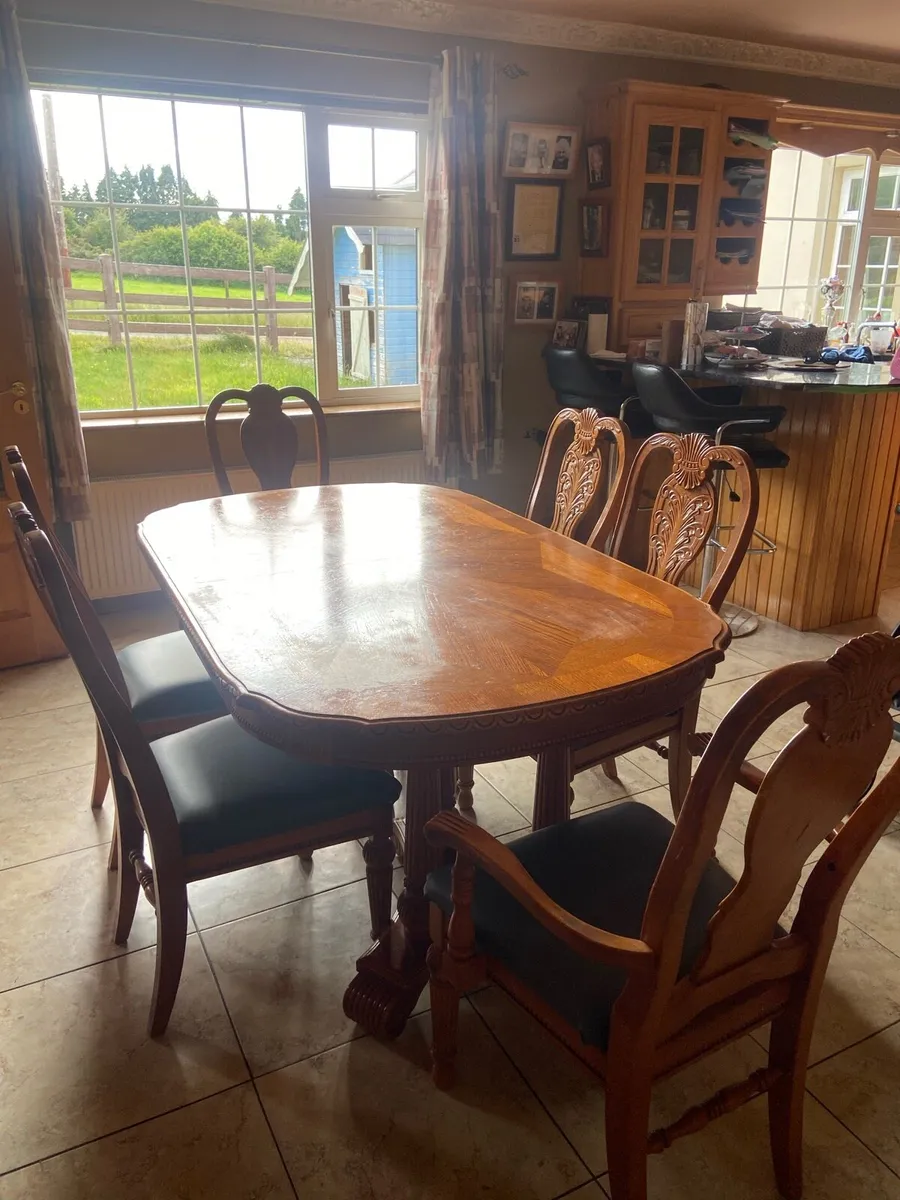 Table & Chairs - Image 3