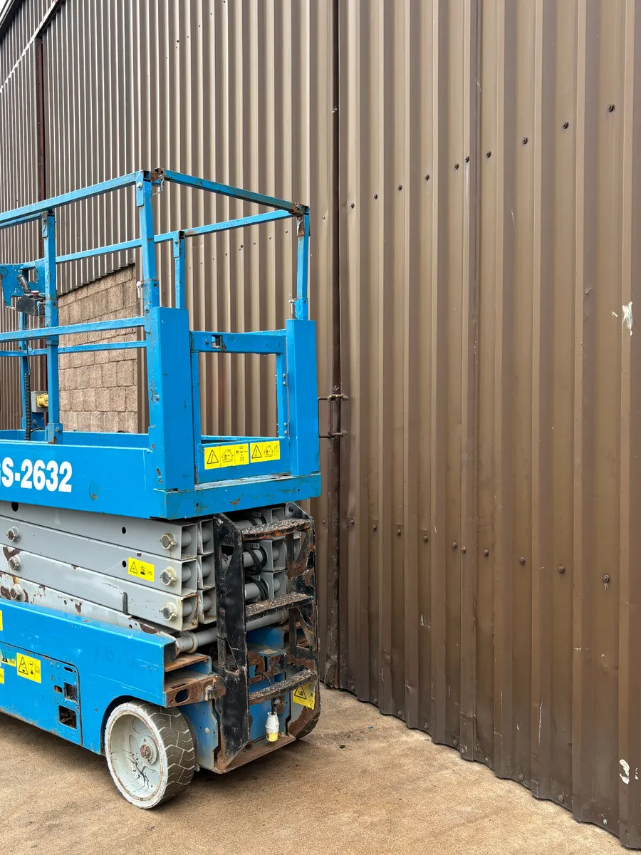 2015 Genie GS2632 Eletric Scissor Lift - Image 3