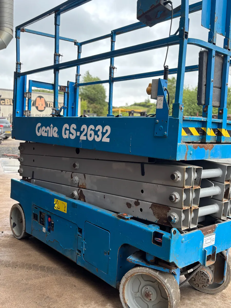 2015 Genie GS2632 Eletric Scissor Lift - Image 4