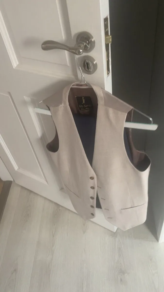 Suit - Image 3