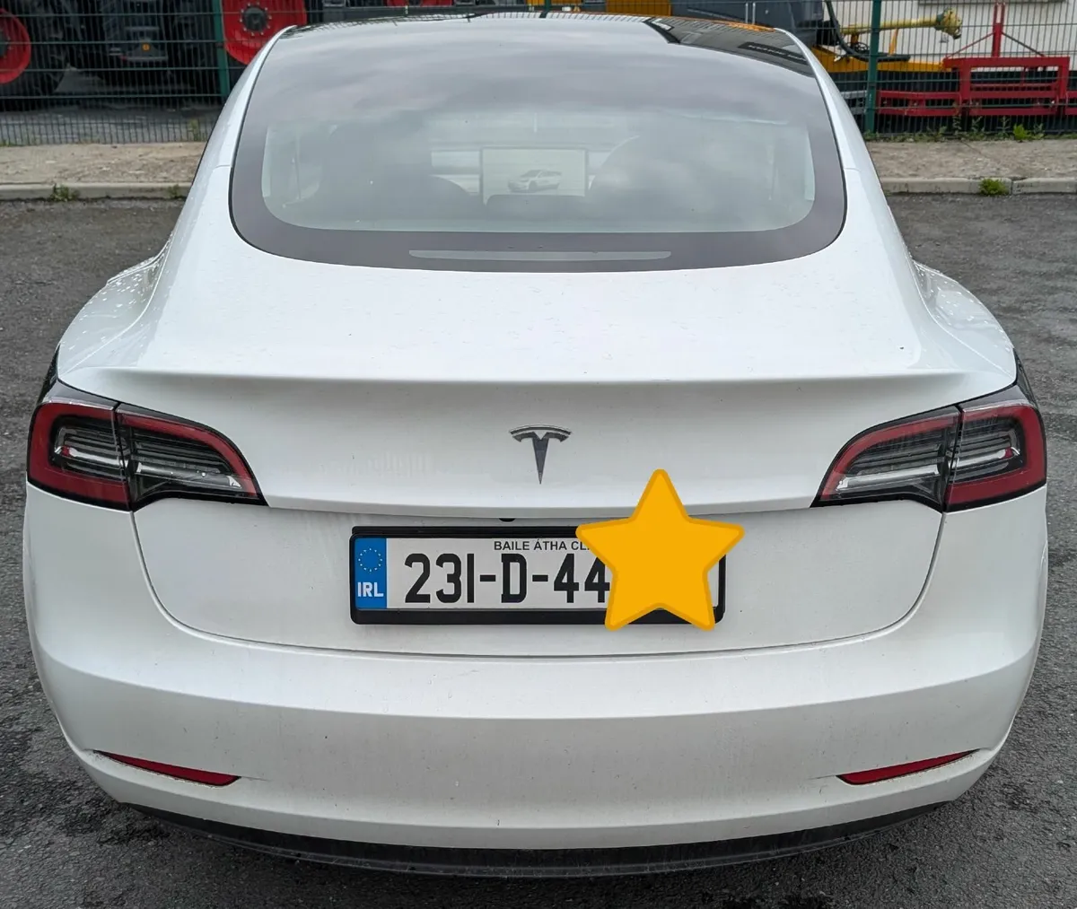 Tesla Model 3 2023 - Image 3