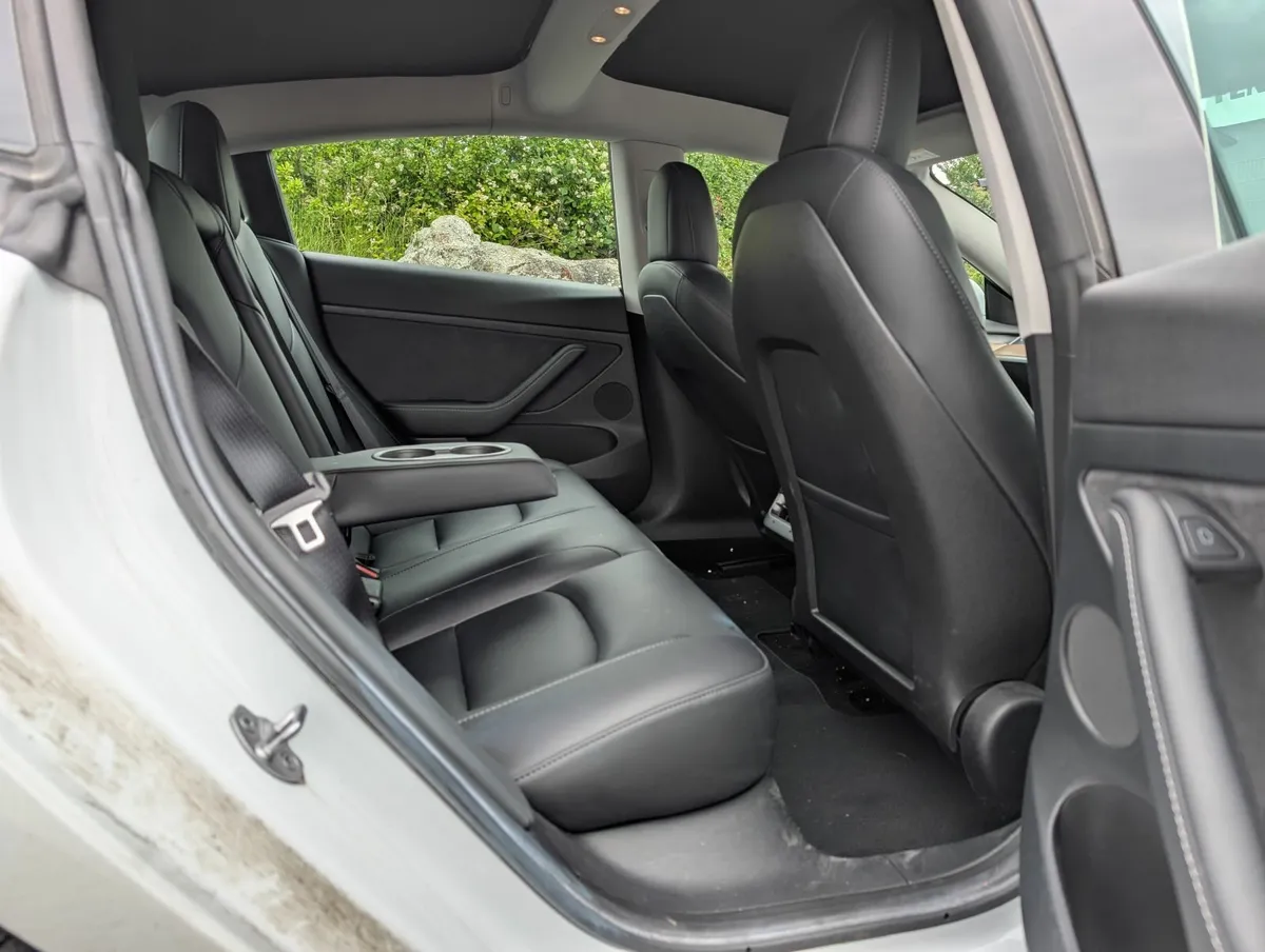 Tesla Model 3 2023 - Image 4