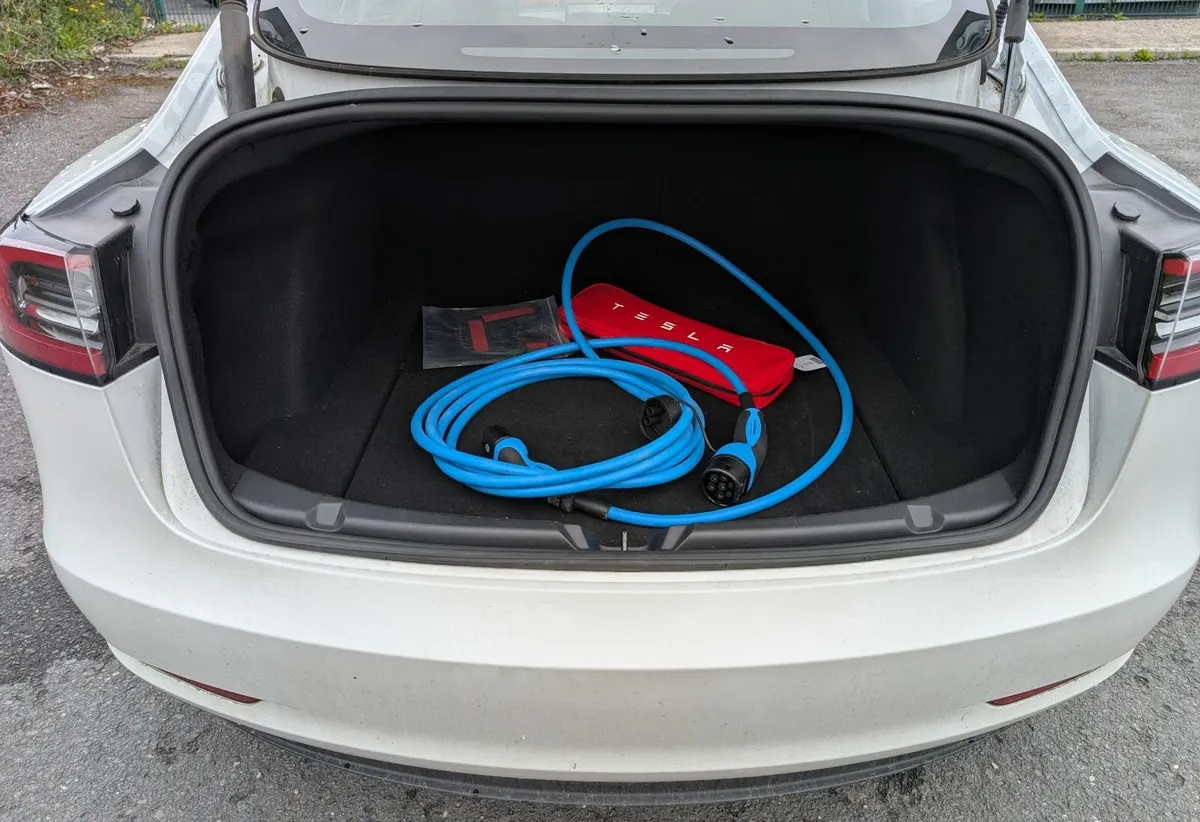Tesla Model 3 2023 - Image 2