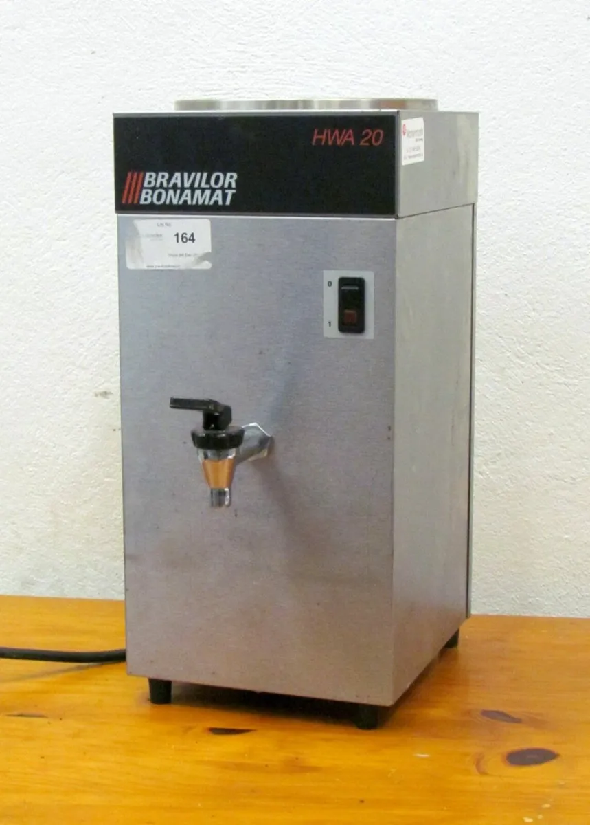 Commercial Beverage Machines, filter & fridge - Image 2