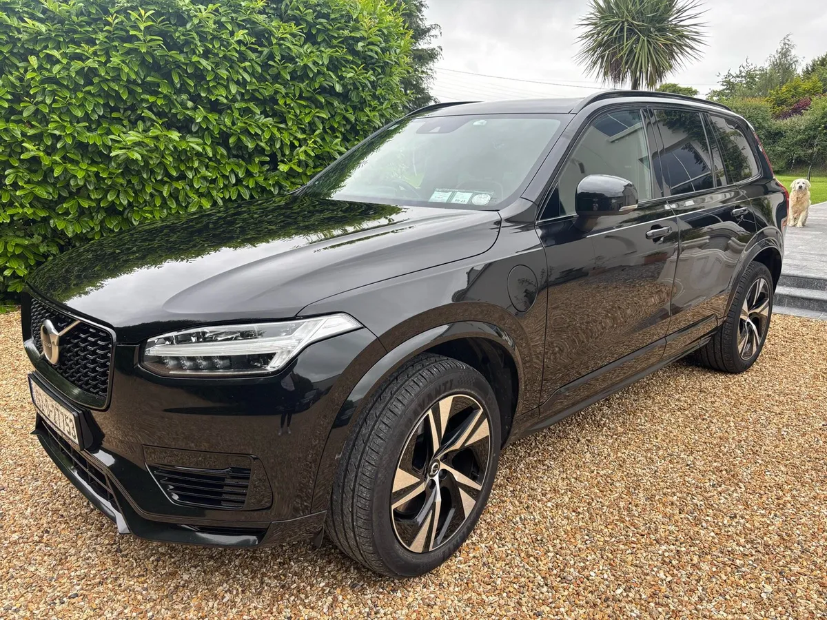 Volvo XC90 T8 R Design Ultimate Dark Edition AWD - Image 2
