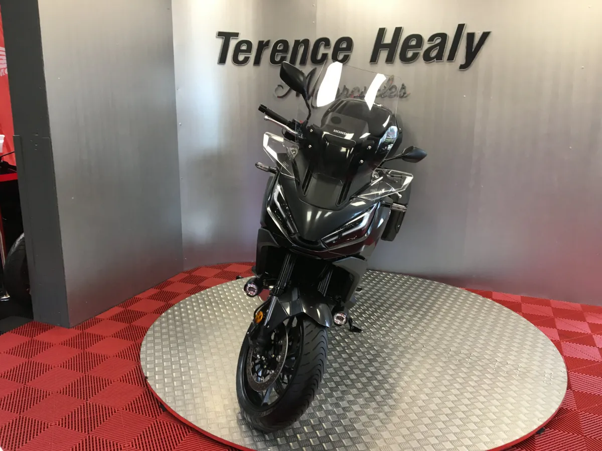 2024 Honda NT1100 ''DEPOSIT TAKEN'' - Image 3