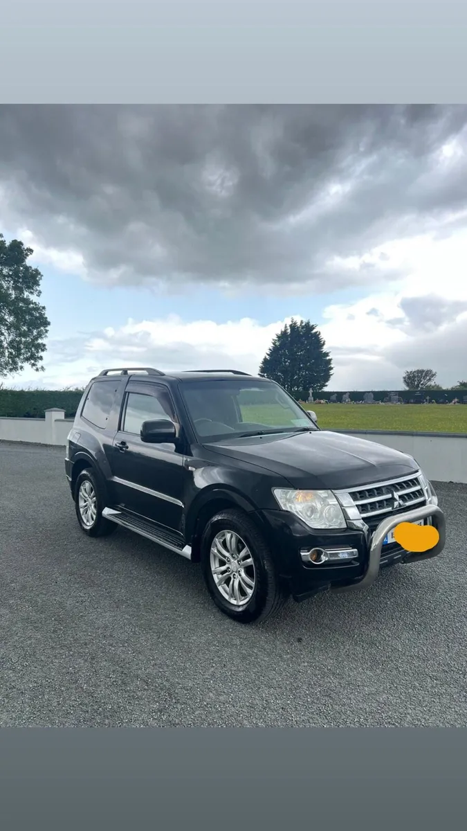 2015 Mitsubishi pajero 3.2 (new doe ) - Image 1