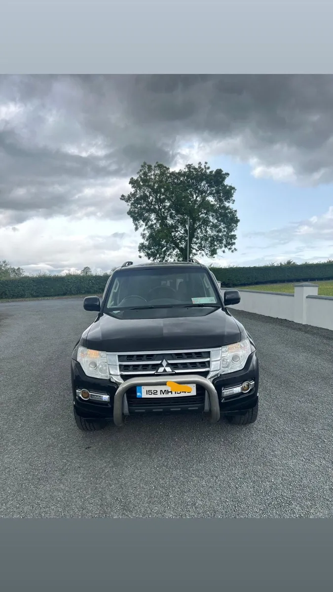 2015 Mitsubishi pajero 3.2 (new doe ) - Image 3